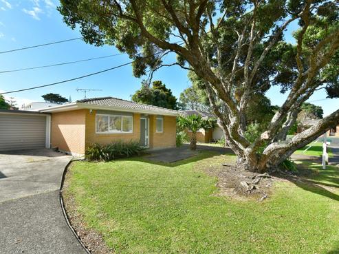 2/1 Pine Road, Orewa