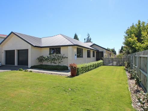 17 Charles Street, Weston