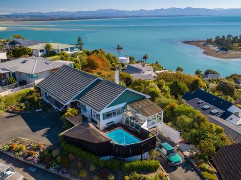 90 Princes Drive, Britannia Heights