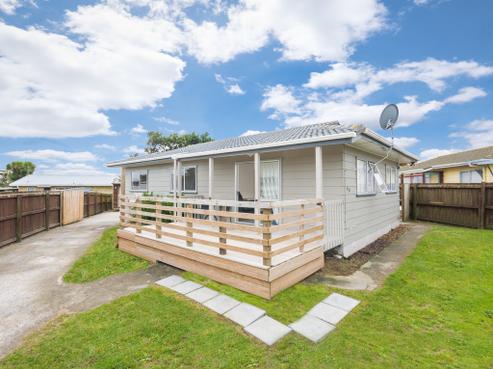 63 Burundi Avenue, Clendon Park