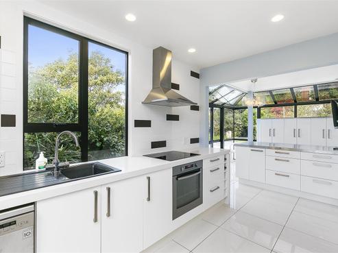 30 Silverstream Road, Crofton Downs