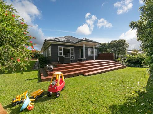 41 Queen Street, Riverhead