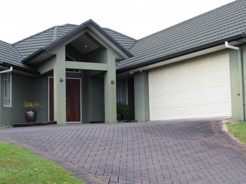 18 Parkwood Place, Huntington