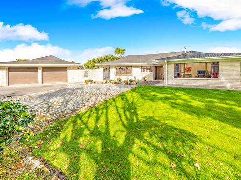 222 Walter Strevens Drive, Conifer Grove