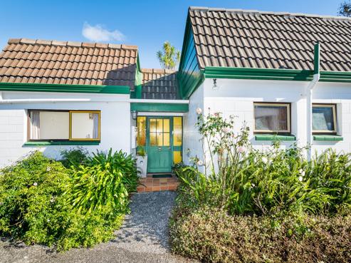 64A Carlisle Road, Browns Bay