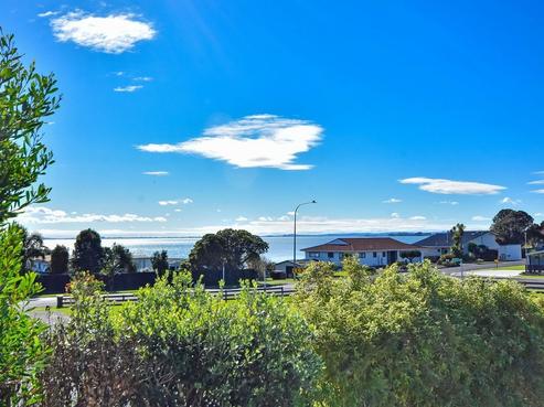 4 Clarks Beach Road, Clarks Beach