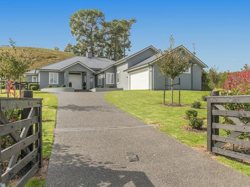 136R Phillips Drive, Oropi