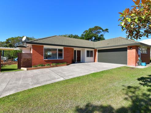 16 Greta Place, Stanmore Bay