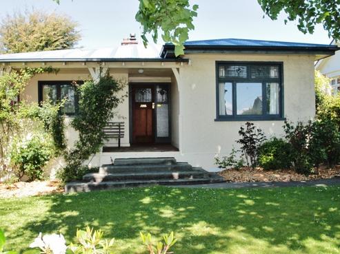 12 Ashbury Avenue, Waimataitai