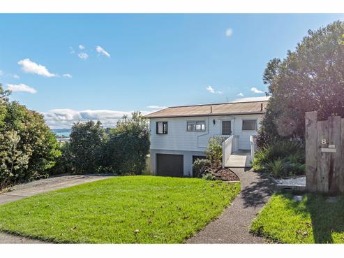 8 Delshaw Avenue, Stanmore Bay