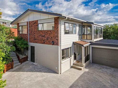 2/17 Arran Road, Browns Bay