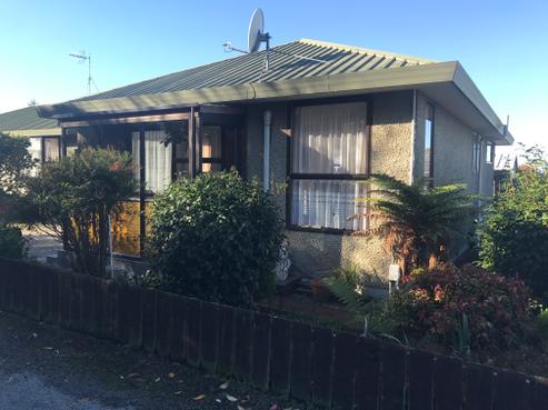 2/96 North Street, Seaview