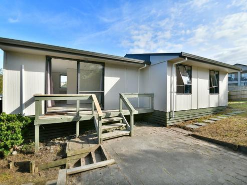 10 Shadon Place, Stanmore Bay