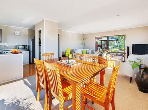 118 Browns Bay Road, Rothesay Bay