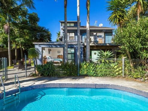 32 Oaktree Avenue, Browns Bay