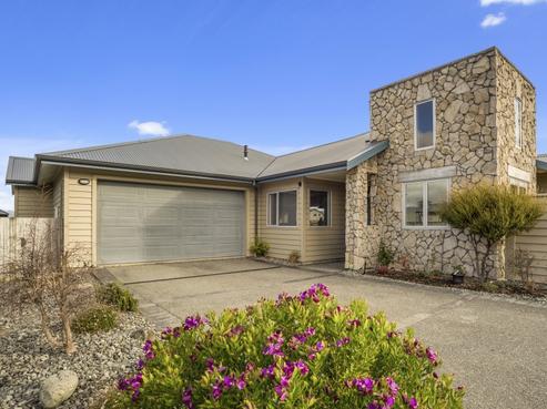 17 Meadowbank Drive, Belmont