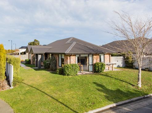 1 Cellars Way, Yaldhurst