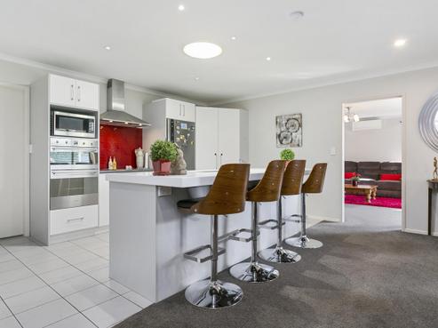 7 Wiltshire Drive, Huntington