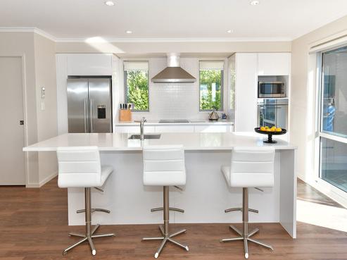 2 Eastview Crescent, Stanmore Bay