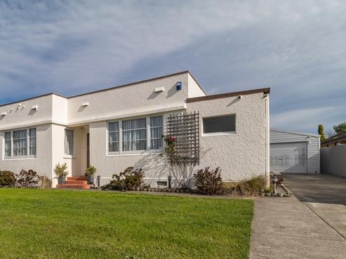 609 Elm Road, Akina