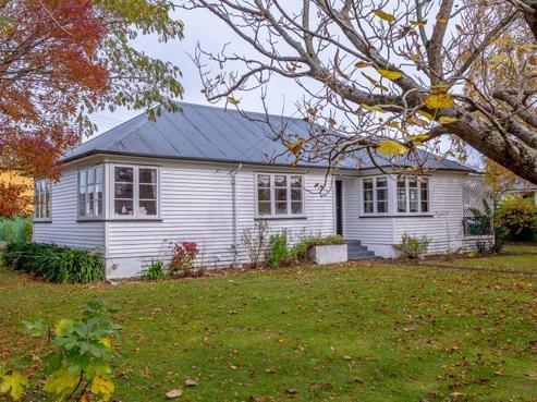 2 Kuratawhiti Street, Greytown