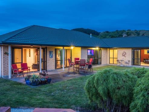 8 Lambert Way, Paraparaumu