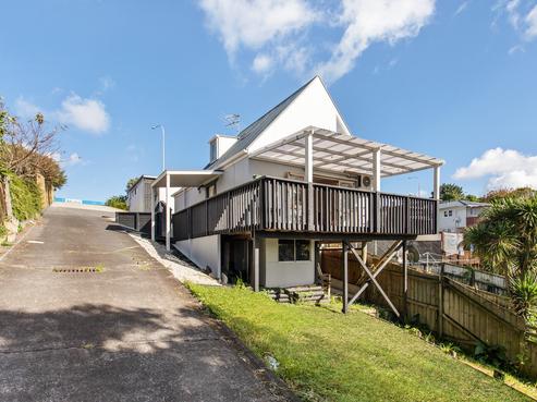2/597 Glenfield Road, Totara Vale