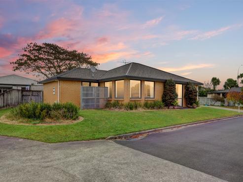 25 Saxon Woods Drive, Rototuna North