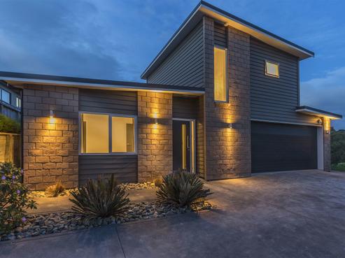 15 Dusky Crescent, Aotea