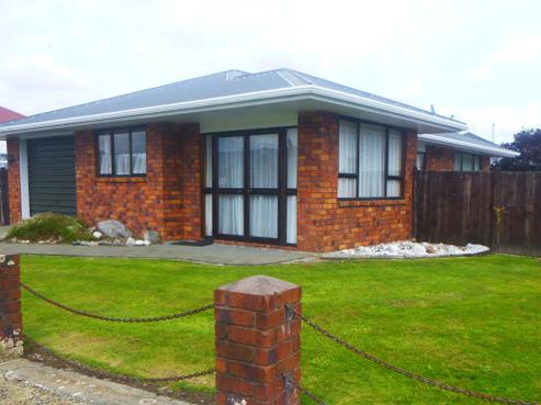 86 Queen Street, Westport