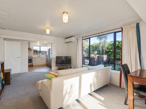 1/99 Rocking Horse Road, Southshore