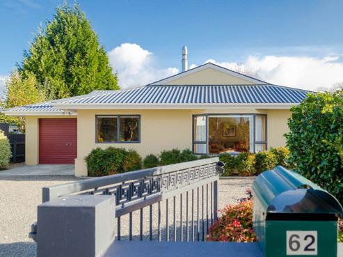 62 Reading Street, Greytown