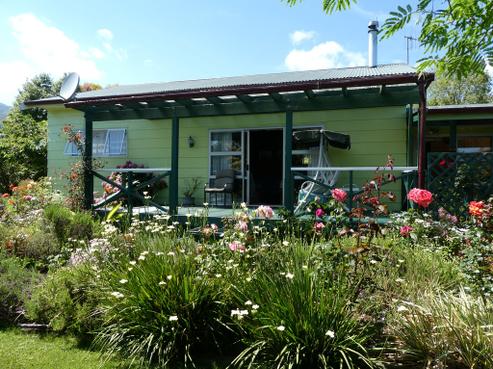 10 Stewart Street, Waimangaroa