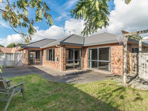 8 Nicholas Place, Waikanae Beach