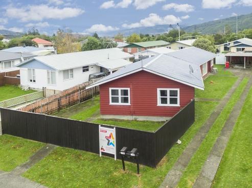 55 Oregon Drive, Maoribank