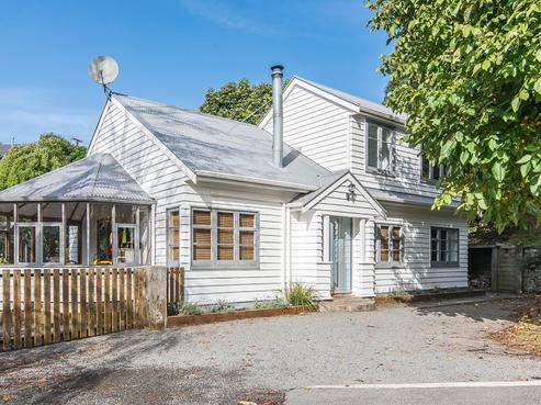 81 Leinster Avenue, Raumati South