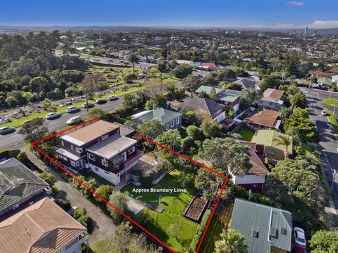227 Eskdale Road, Birkenhead