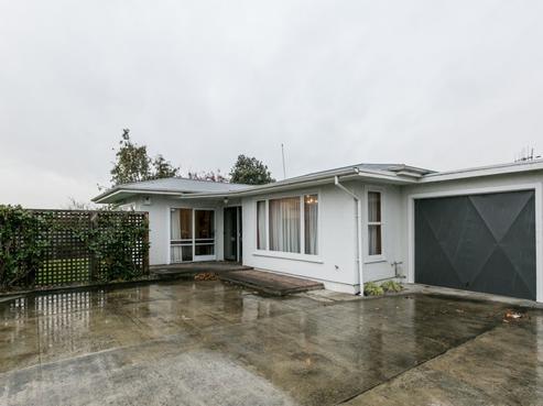 2/709 Pakowhai Road, Frimley