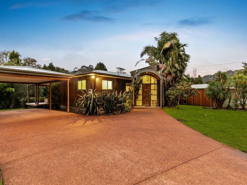 2 Landing Road, Titirangi