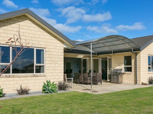 16 Dolphin Parade, Bell Block