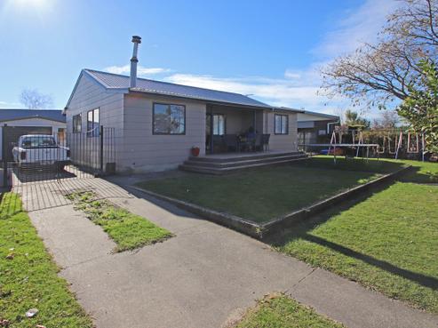 24 Perry Crescent, Greenmeadows