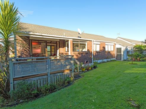 2/18 Rosario Crescent, Red Beach