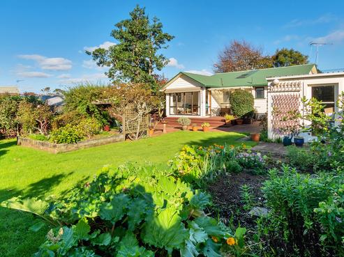 27 Fernleigh Avenue, Royal Oak