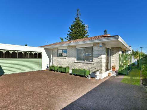 2/18 Edward Avenue, Orewa