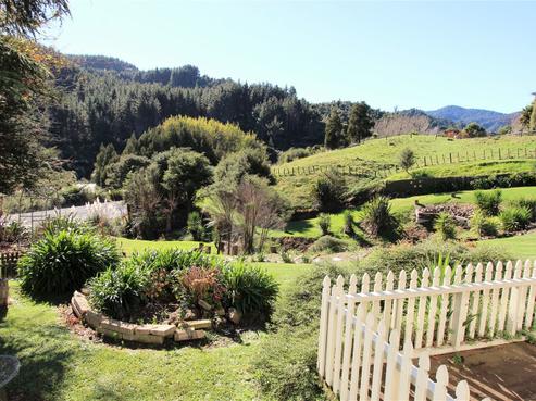 776 Kopu-hikuai Road, Kopu