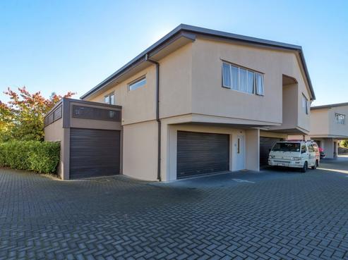 4/15 Tarawera Road, Lynmore