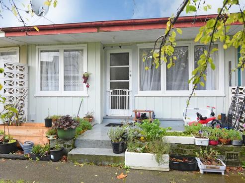 2/4 Granville Street, Silverstream