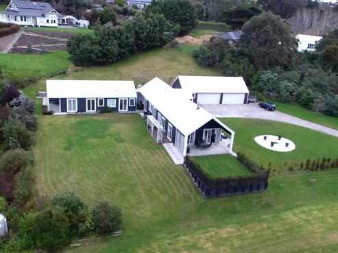 29 Hobbs Road, Matakatia