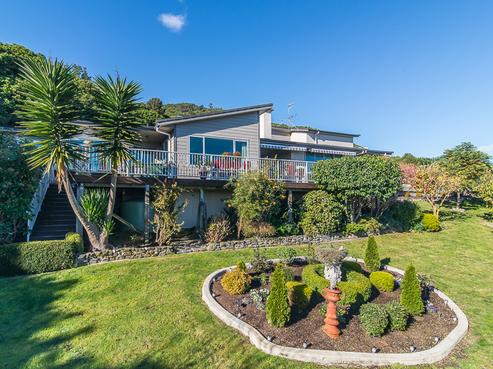 6 Matata Place, Waikanae