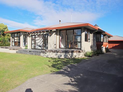 10 Exeter Crescent, Pirimai